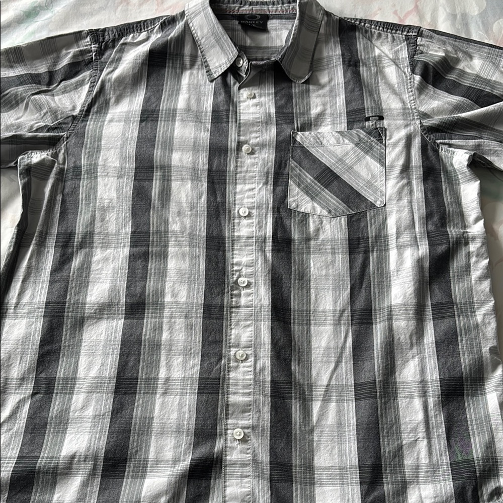 Oakley Classic Gray Plaid Men's Shirt